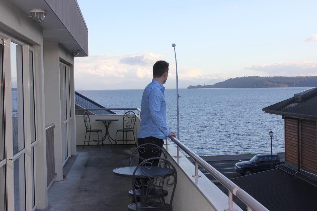 Baycourt Lakefront Motel Taupo Exterior foto