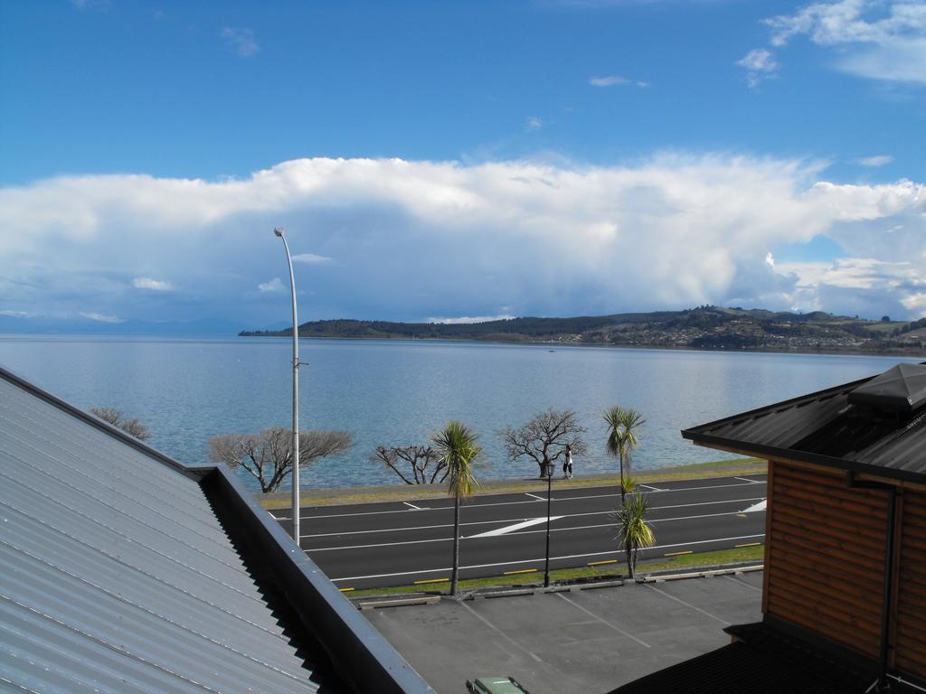 Baycourt Lakefront Motel Taupo Exterior foto