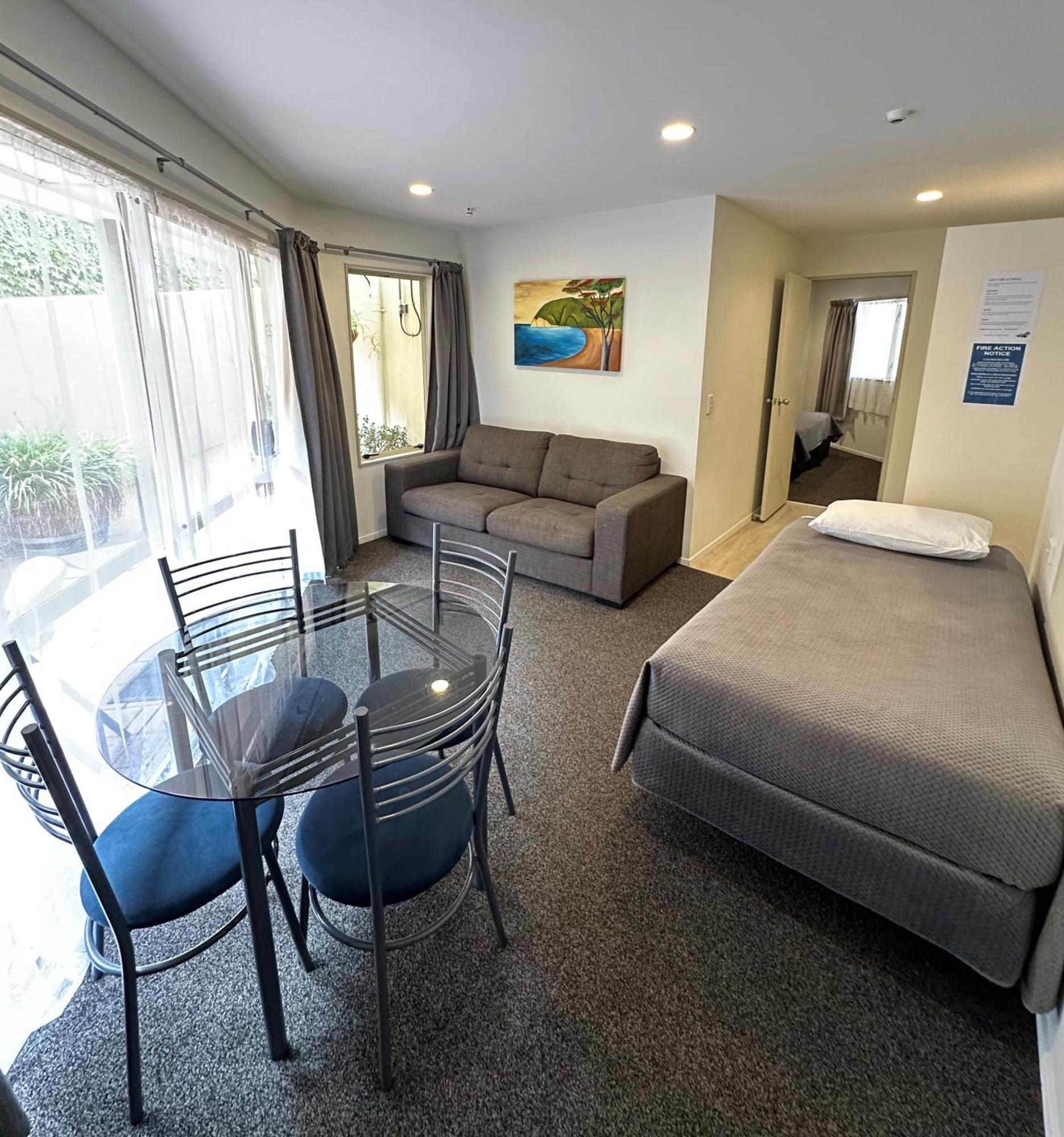Baycourt Lakefront Motel Taupo Exterior foto